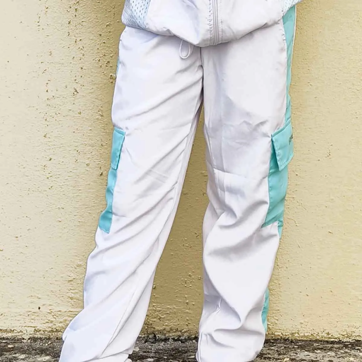 PROTECTIVE WHITE AND BLUE GIRLS' JACKET AND JOGGER SET - FACE MASK INCLUDED FOR GIRL